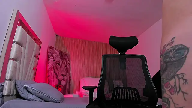 Snapshot of Melany_Luv chatting on September 2025 10:39:02 PM Melany Luv online show from September 2025 10:39:02 PM