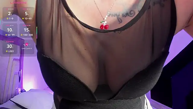 Snapshot of Melany_Luv chatting on November 2025 08:46:02 PM Melany Luv online show from November 2025 08:46:02 PM