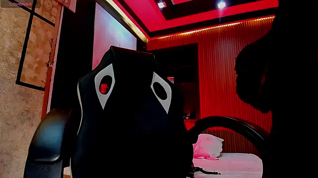 Snapshot of Melany_Luv chatting on November 2025 09:04:01 PM Melany Luv online show from November 2025 09:04:01 PM