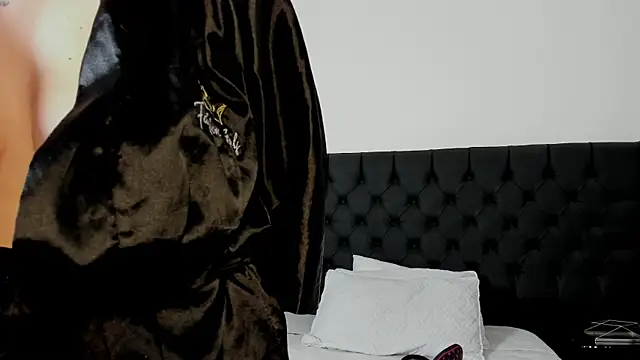 Melany Luv online show from December 2025 09:18:02 PM