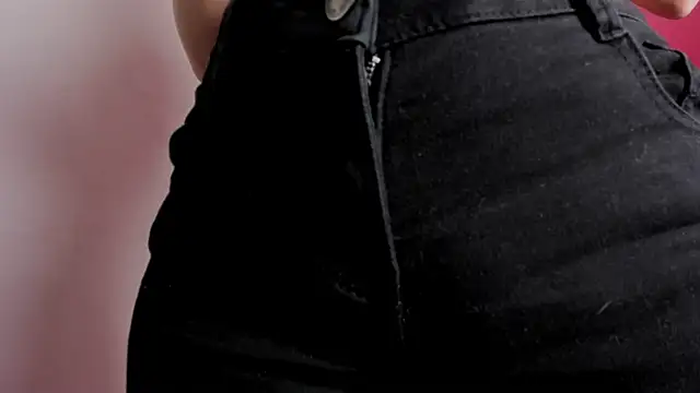 Snapshot of Melany_Luv chatting on October 2025 09:04:02 PM Melany Luv online show from October 2025 09:04:02 PM