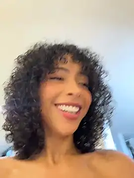 Snapshot of OSHUN_ chatting on May 2026 04:40:02 PM OSHUN online show from May 2026 04:40:02 PM