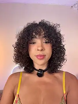 Snapshot of OSHUN_ chatting on February 2026 07:39:02 AM OSHUN online show from February 2026 07:39:02 AM