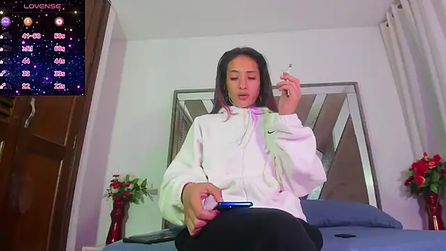 Snapshot of ZOEE_COOPER chatting on December 2024 04:20:02 AM ZOEE COOPER online show from December 2024 04:20:02 AM
