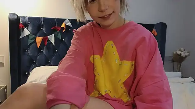 Moon Lollie  online show from January 2026 08:10:01 AM