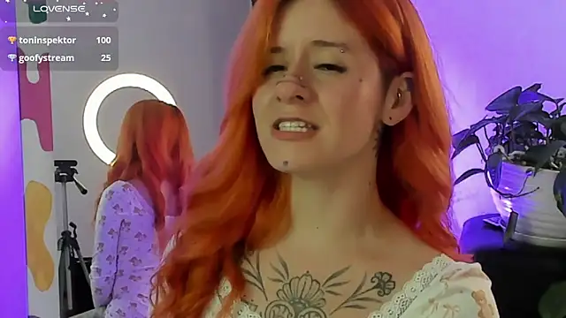 Snapshot of Daarlene chatting on March 2025 06:26:02 AM Daarlene online show from March 2025 06:26:02 AM