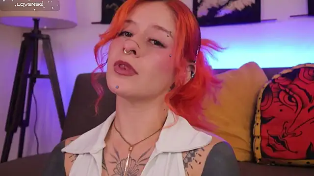 Daarlene online show from December 2025 06:18:02 PM