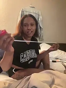 Snapshot of PrettyGal_Tingz chatting on January 2025 05:42:02 PM PrettyGal Tingz online show from January 2025 05:42:02 PM