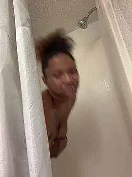 Snapshot of PrettyGal_Tingz chatting on January 2025 08:57:02 PM PrettyGal Tingz online show from January 2025 08:57:02 PM