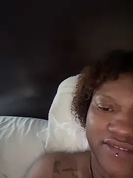 Snapshot of PrettyGal_Tingz chatting on February 2025 08:47:02 PM PrettyGal Tingz online show from February 2025 08:47:02 PM