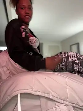 Snapshot of PrettyGal_Tingz chatting on February 2025 08:43:01 AM PrettyGal Tingz online show from February 2025 08:43:01 AM