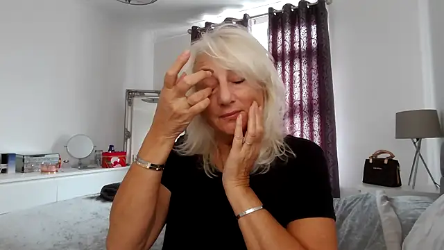 TanyaTaylor45 online show from October 2025 12:13:02 PM