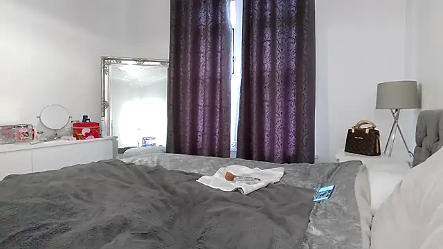 TanyaTaylor45 online show from December 2025 11:33:02 AM