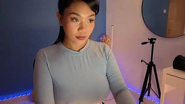 Snapshot of NaughtyMe chatting on October 2025 06:27:01 PM NaughtyMe online show from October 2025 06:27:01 PM