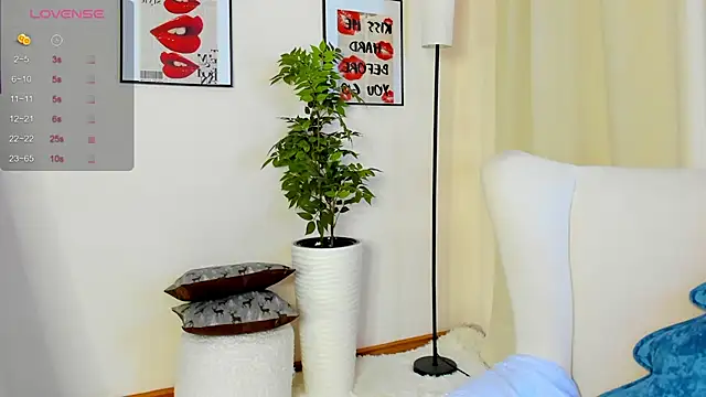 VanessaSmuth online show from December 2025 02:25:02 AM