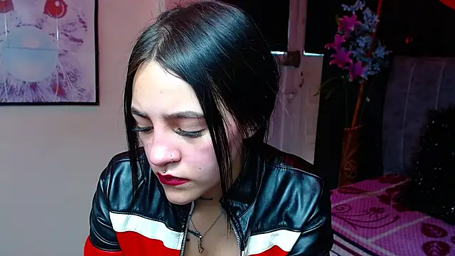 Violettasquirt online show from November 2025 02:20:01 PM