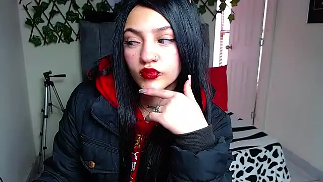 Violettasquirt online show from June 2026 03:07:01 PM