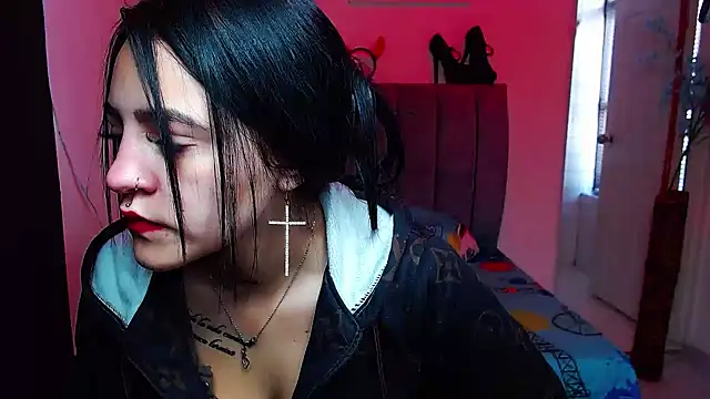 Snapshot of Violettasquirt chatting on October 2025 01:11:01 PM Violettasquirt online show from October 2025 01:11:01 PM