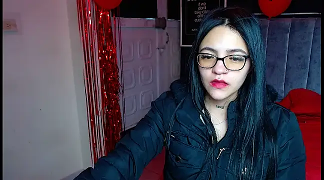 Snapshot of Violettasquirt chatting on February 2025 09:26:02 PM Violettasquirt online show from February 2025 09:26:02 PM