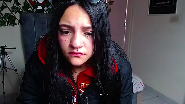 Violettasquirt online show from June 2026 01:41:02 PM