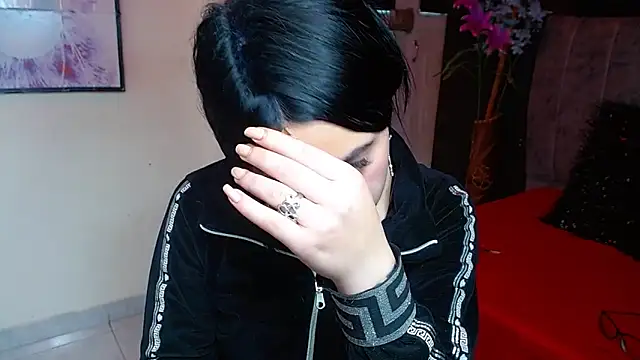 Violettasquirt online show from November 2025 04:00:01 PM