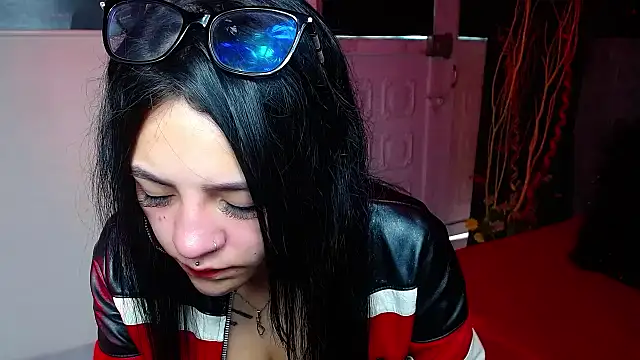 Violettasquirt online show from January 2026 01:18:02 PM