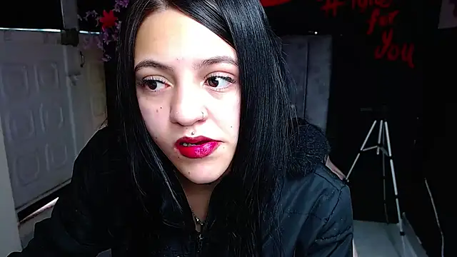 Violettasquirt online show from March 2026 03:08:02 PM