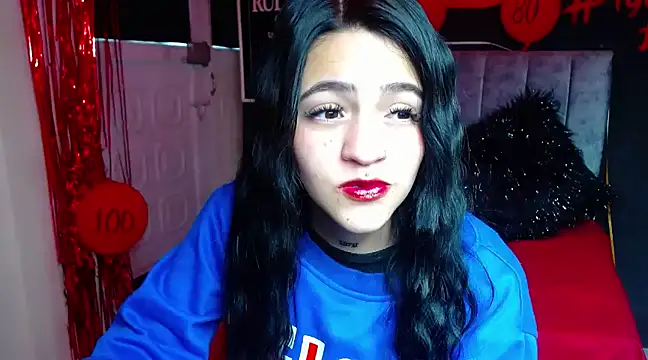 Snapshot of Violettasquirt chatting on February 2025 03:20:01 PM Violettasquirt online show from February 2025 03:20:01 PM