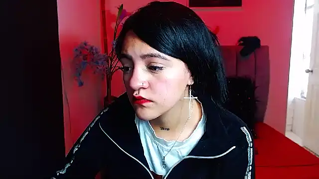 Snapshot of Violettasquirt chatting on September 2025 04:35:02 PM Violettasquirt online show from September 2025 04:35:02 PM