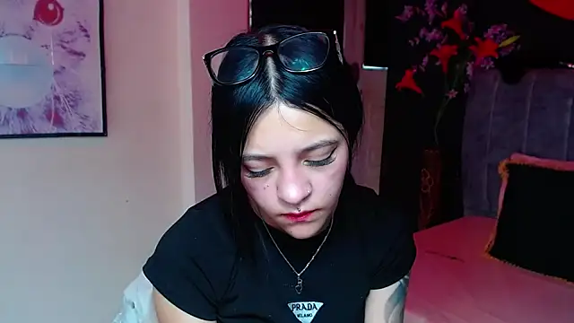 Violettasquirt online show from December 2025 03:22:02 PM