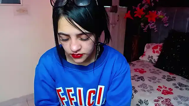 Violettasquirt online show from December 2025 02:41:01 PM