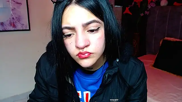 Violettasquirt online show from November 2025 01:44:02 PM