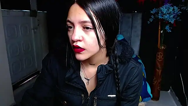 Violettasquirt online show from March 2026 01:59:01 PM