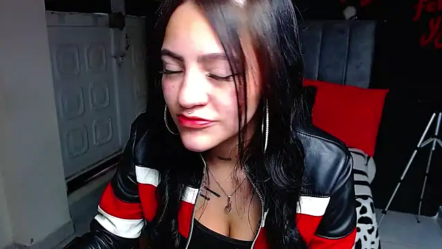 Violettasquirt online show from March 2026 01:34:02 PM