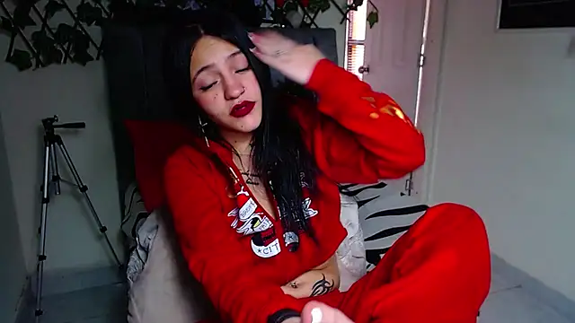 Violettasquirt online show from July 2026 01:44:01 PM