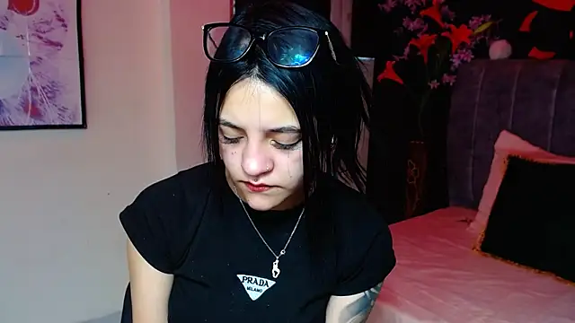 Violettasquirt online show from November 2025 02:28:02 PM