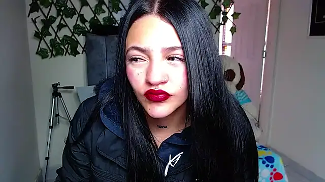 Violettasquirt online show from July 2026 01:32:02 PM