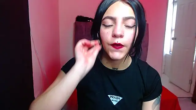 Violettasquirt online show from October 2025 01:34:01 PM