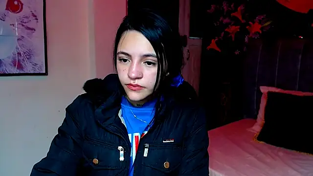 Violettasquirt online show from December 2025 01:35:01 PM