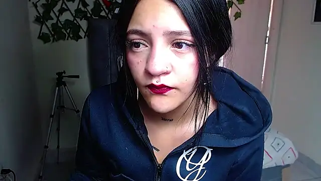 Violettasquirt online show from June 2026 01:45:01 PM