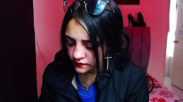 Snapshot of Violettasquirt chatting on October 2025 12:53:02 PM Violettasquirt online show from October 2025 12:53:02 PM
