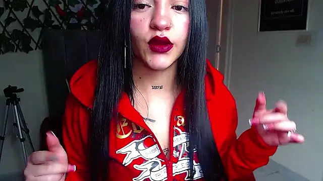 Violettasquirt online show from June 2026 01:34:01 PM