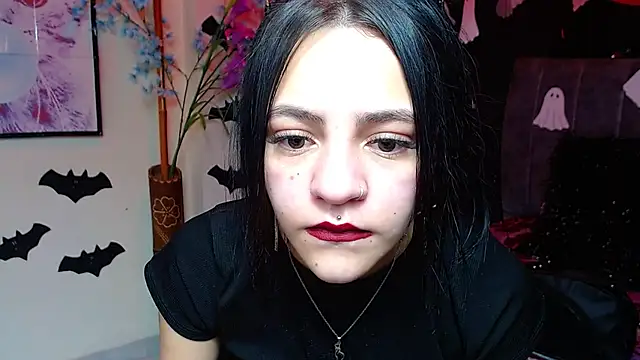 Violettasquirt online show from November 2025 01:37:02 PM