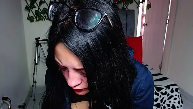Violettasquirt online show from June 2026 01:43:02 PM
