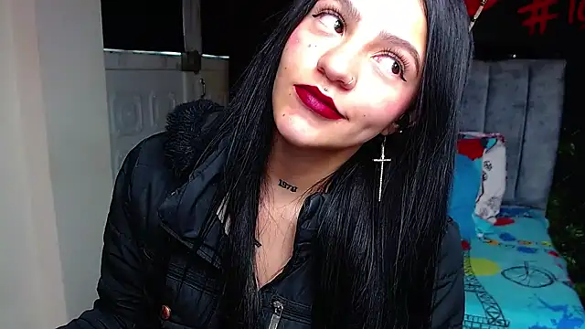 Violettasquirt online show from May 2026 02:16:02 PM