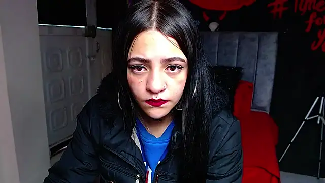 Violettasquirt online show from March 2026 01:44:01 PM