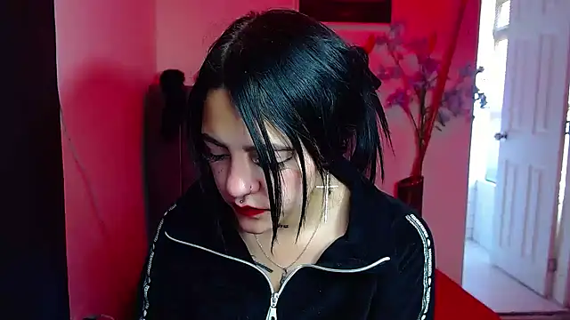 Snapshot of Violettasquirt chatting on September 2025 03:23:02 PM Violettasquirt online show from September 2025 03:23:02 PM