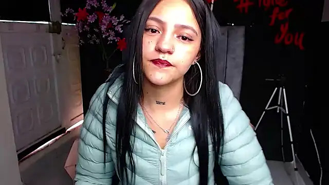 Violettasquirt online show from March 2026 01:41:01 PM