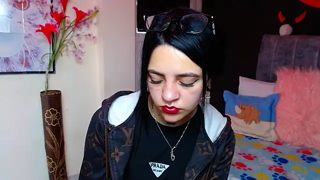 Violettasquirt online show from November 2025 02:53:01 PM