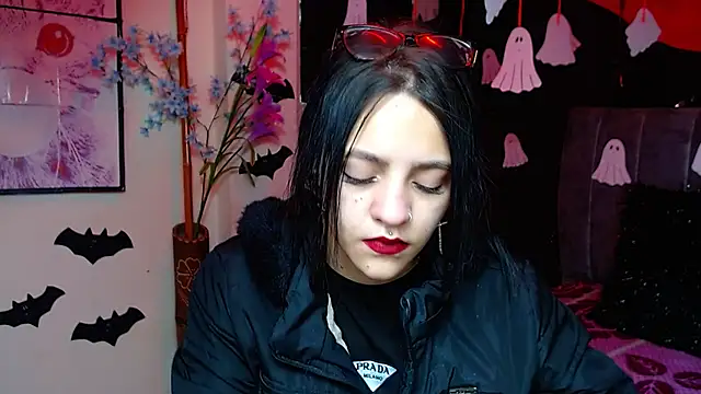 Violettasquirt online show from October 2025 01:21:01 PM